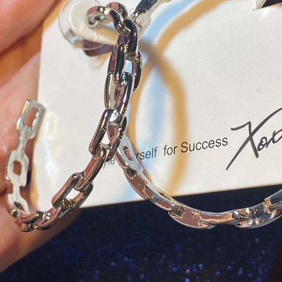 NWT ICONIC CHAINLINK STATEMENT HOOPS CHANTEL SILVER OR GOLD EARRINGS - Picture 9 of 13